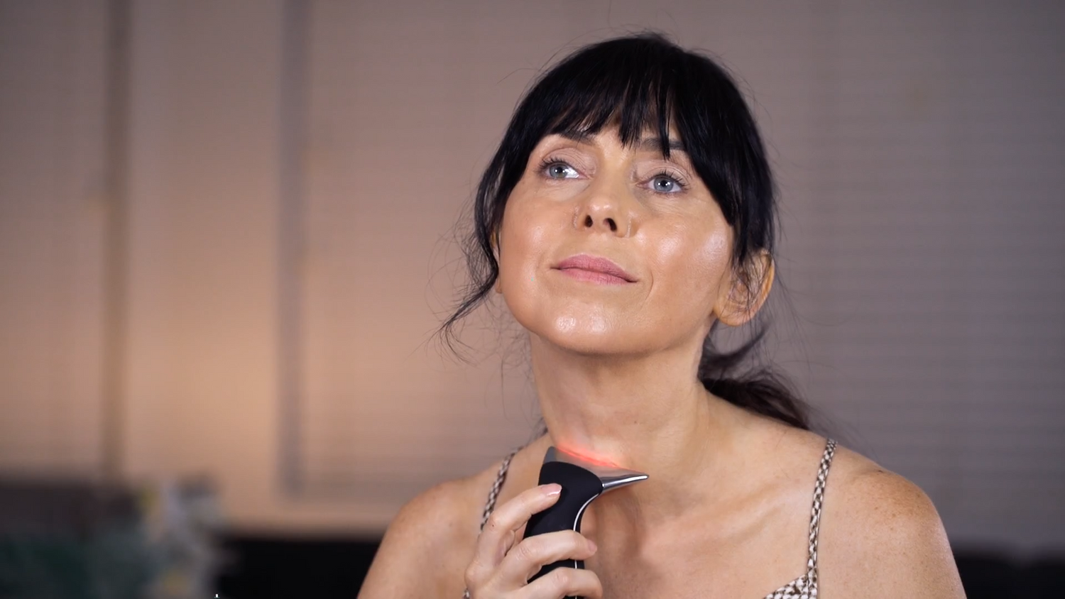Invaincu Neck Device